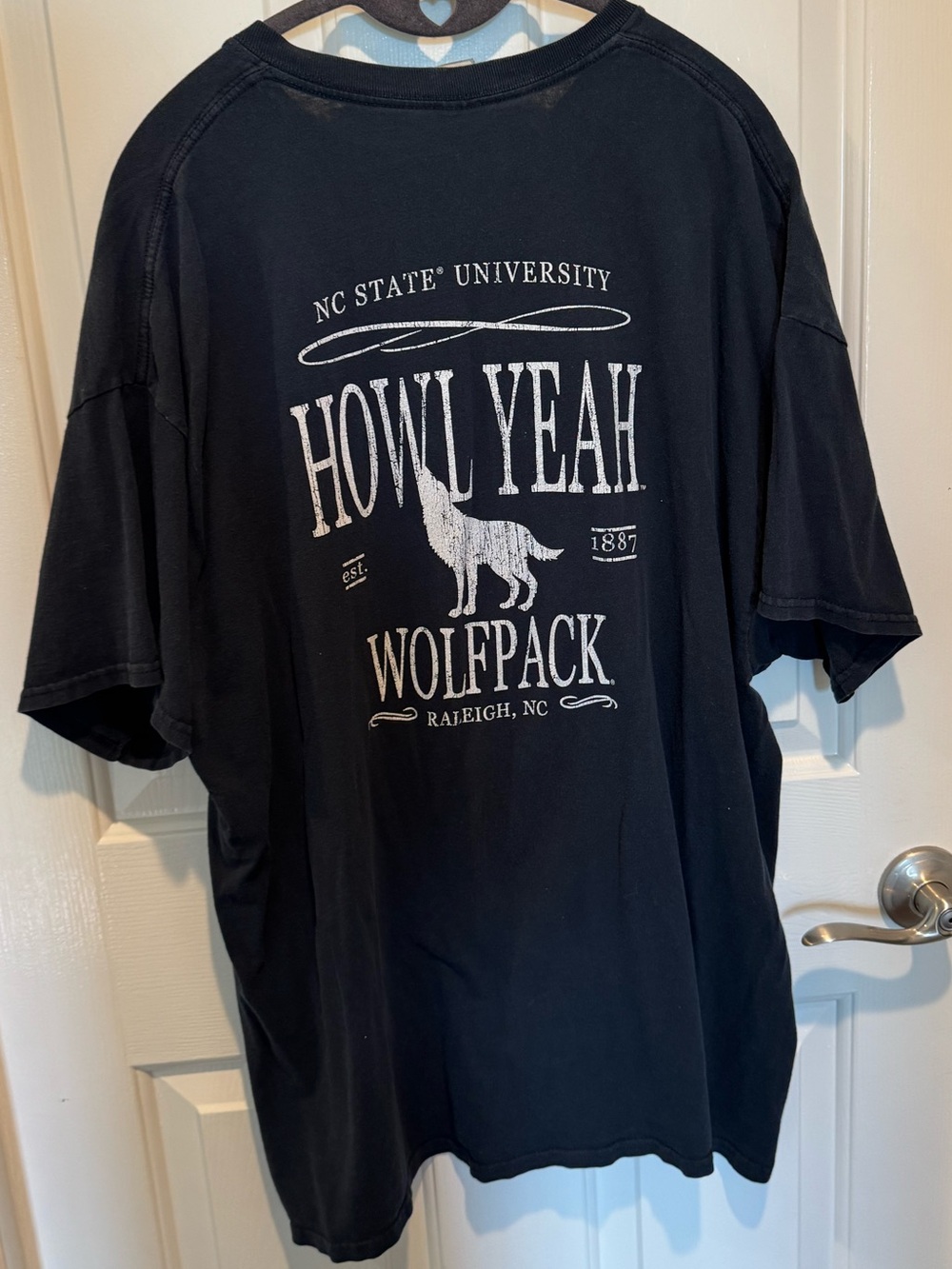 Mens Gildan ‘Howl Yeah' NC STATE Wolfpack Graphic T-Shirt - Black Size 2X